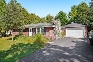 34994 Delafield ROAD, Oconomowoc, WI 53066