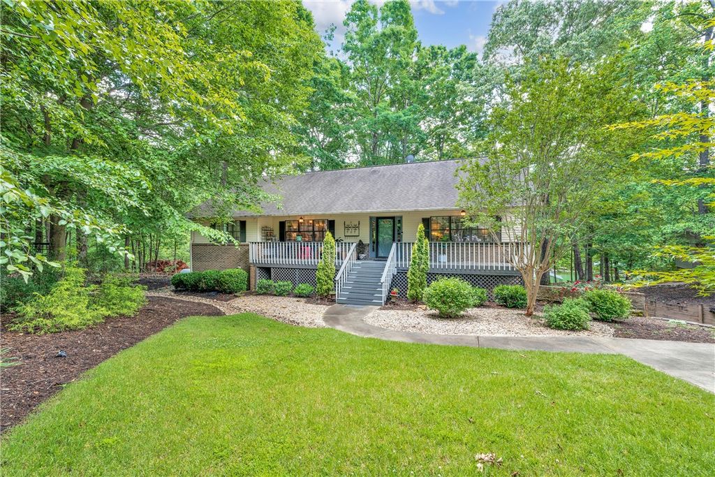 345 Oconee Avenue, Westminster, SC 29693
