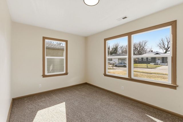 1542 N Battin St, Wichita, KS 67208