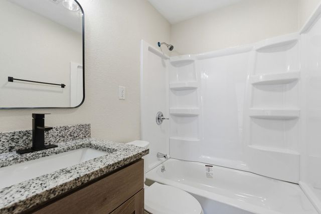 1542 N Battin St, Wichita, KS 67208