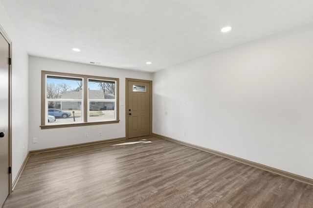 1542 N Battin St, Wichita, KS 67208