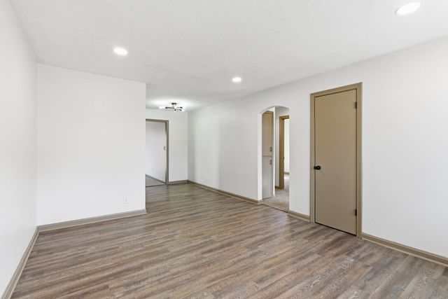 1542 N Battin St, Wichita, KS 67208