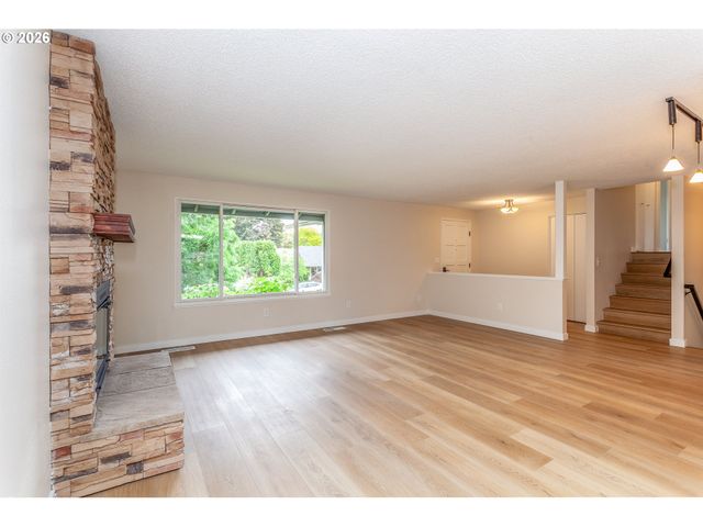 2500 Sw 15TH St, Gresham, OR 97080
