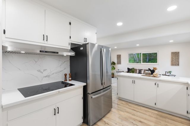 4072 4072 Oak Hill Rd, Oakland, CA 94605