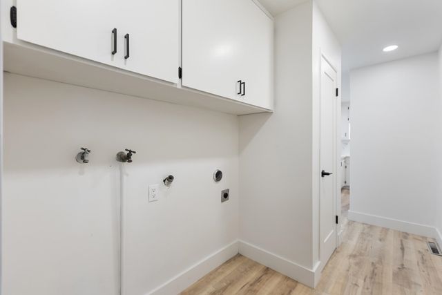 4072 4072 Oak Hill Rd, Oakland, CA 94605