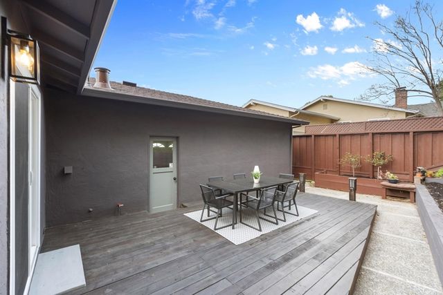 4072 4072 Oak Hill Rd, Oakland, CA 94605