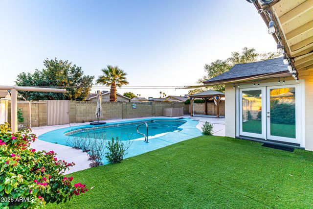 2537 E LA JOLLA Drive, Tempe, AZ 85282