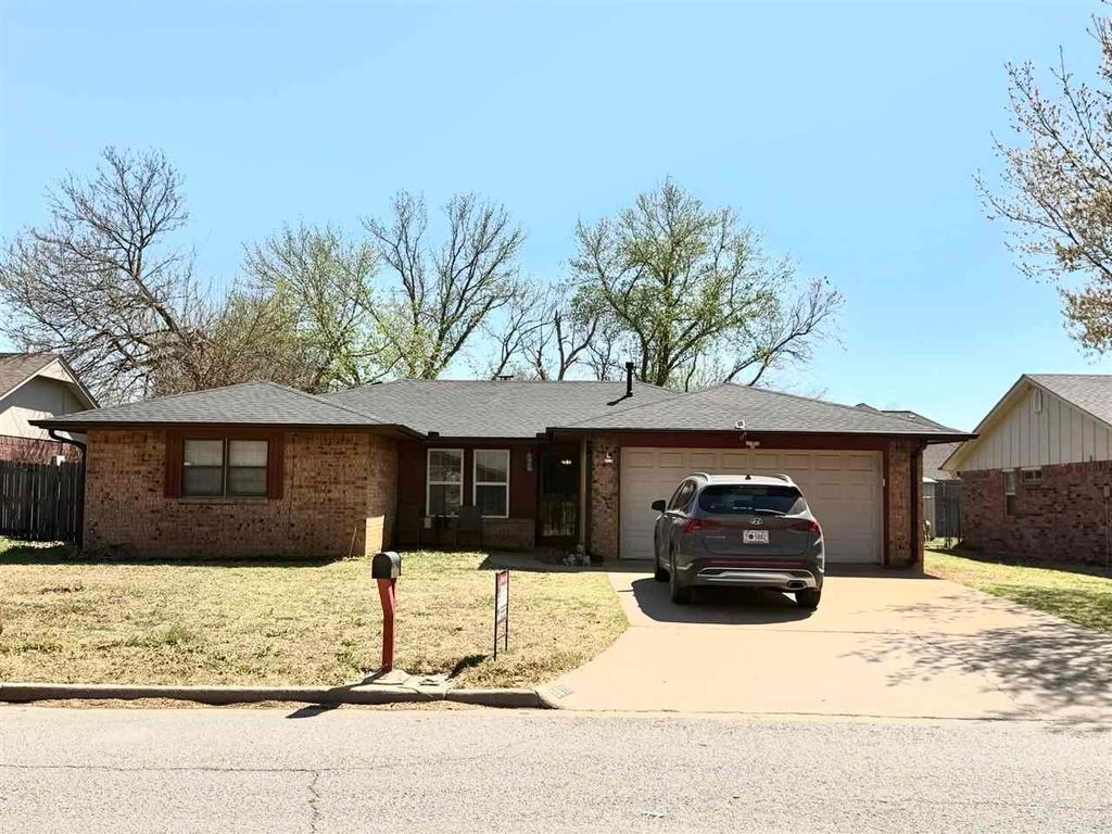 3011 NE Lancaster, Lawton, OK 73507