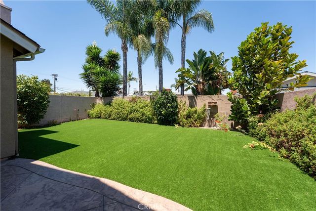 1106 Ridgecrest, Costa Mesa, CA 92627
