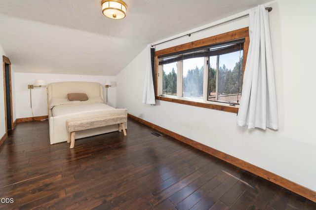 60445 Billadeau Road, Bend, OR 97702