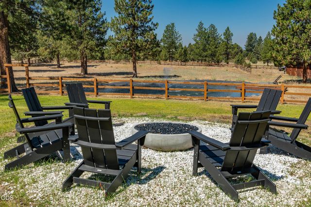 60445 Billadeau Road, Bend, OR 97702