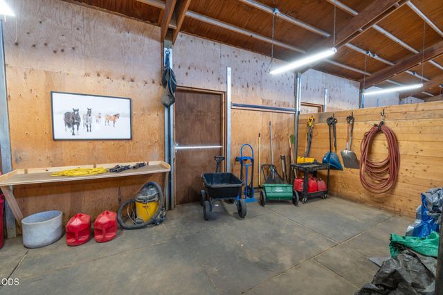 60445 Billadeau Road, Bend, OR 97702