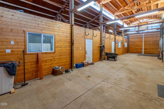 60445 Billadeau Road, Bend, OR 97702
