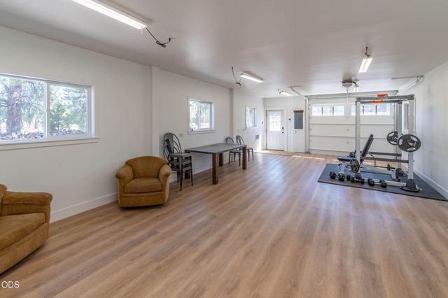 60445 Billadeau Road, Bend, OR 97702