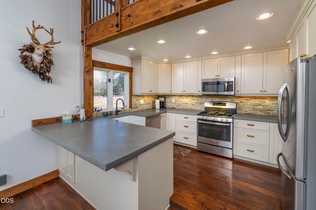 60445 Billadeau Road, Bend, OR 97702