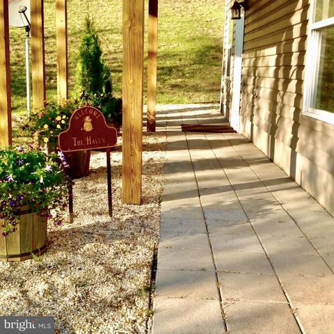 65 CLARK LN, Washington, VA 22747