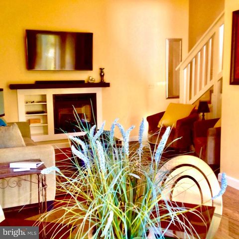 65 CLARK LN, Washington, VA 22747