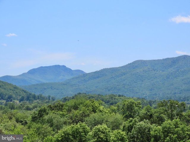 65 CLARK LN, Washington, VA 22747