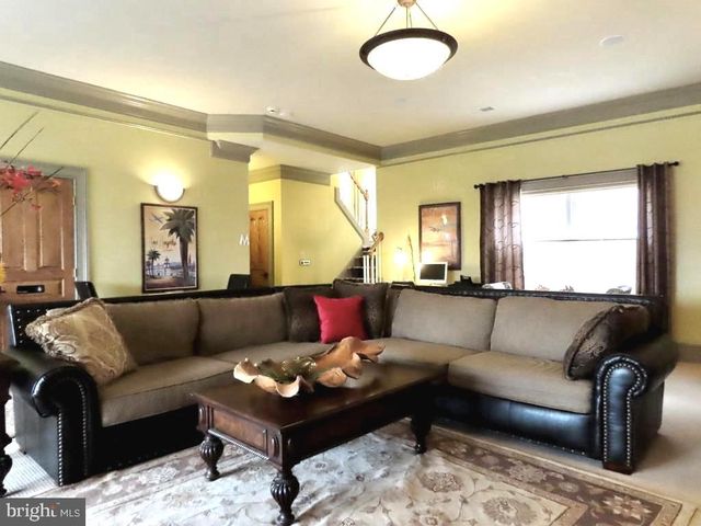 65 CLARK LN, Washington, VA 22747