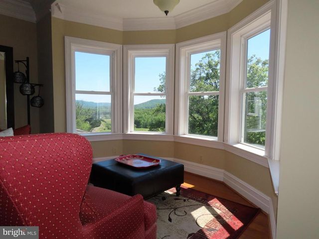 65 CLARK LN, Washington, VA 22747
