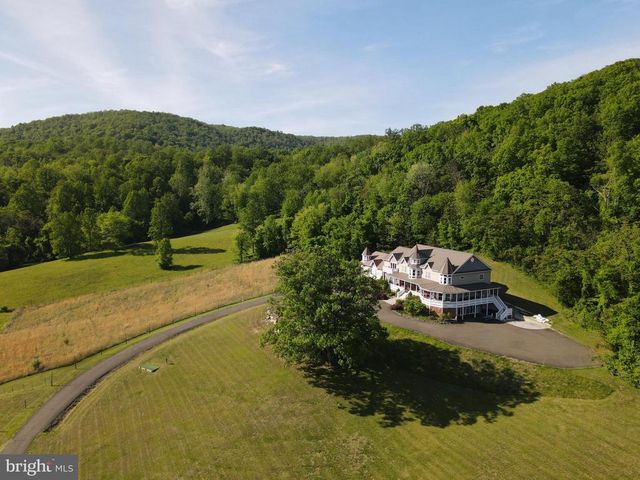 65 CLARK LN, Washington, VA 22747