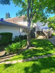 4702 Greenholme Dr #3, Sacramento, CA 95842