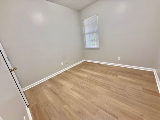 492 River Oaks Dr Apt 60B, Myrtle Beach, SC 29579