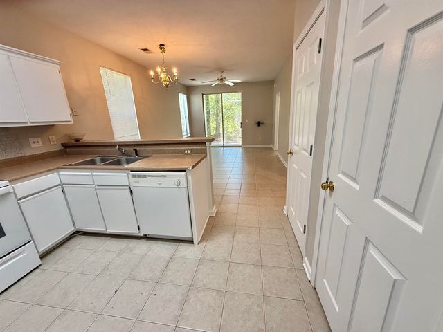 492 River Oaks Dr Apt 60B, Myrtle Beach, SC 29579