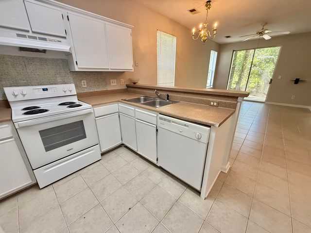 492 River Oaks Dr Apt 60B, Myrtle Beach, SC 29579