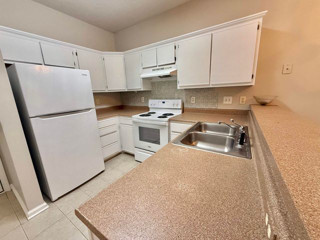 492 River Oaks Dr Apt 60B, Myrtle Beach, SC 29579