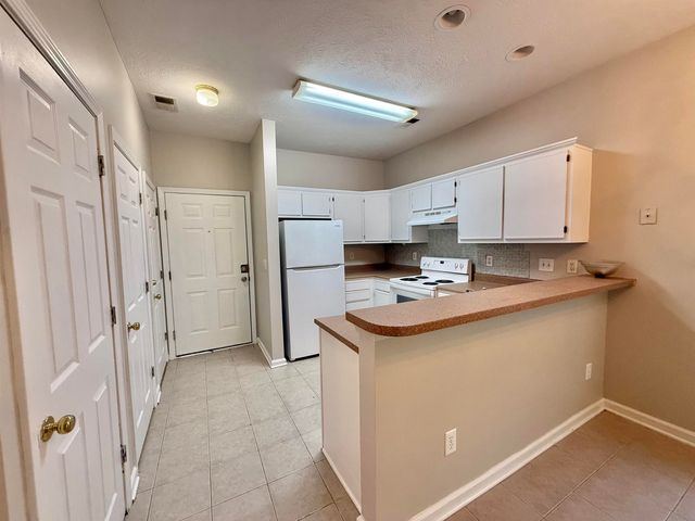 492 River Oaks Dr Apt 60B, Myrtle Beach, SC 29579