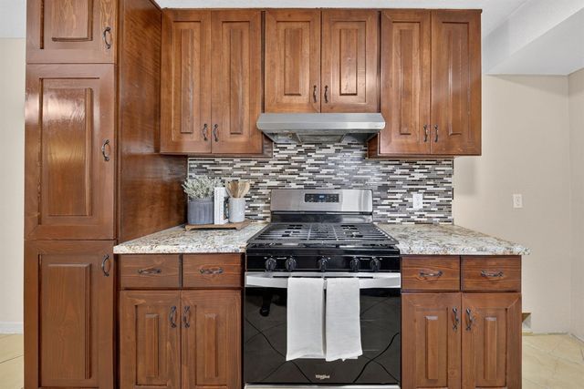 2638 N Selland Avenue, Fresno, CA 93722