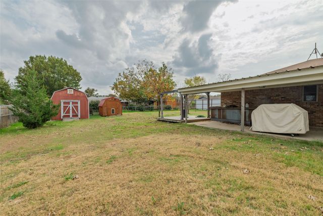 401 Berryhill Drive, Springtown, TX 76082