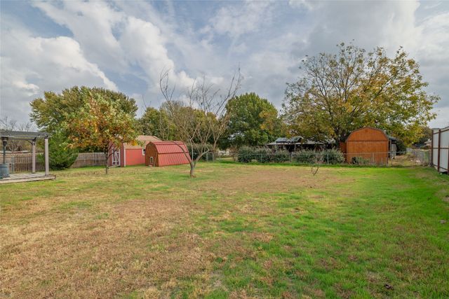 401 Berryhill Drive, Springtown, TX 76082