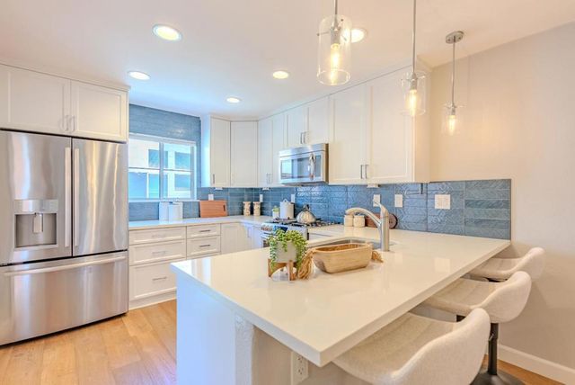 992 Alpine Terrace 5, Sunnyvale, CA 94086