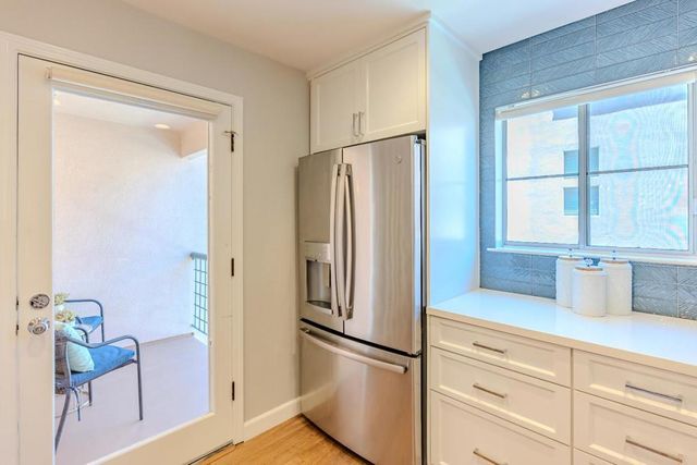 992 Alpine Terrace 5, Sunnyvale, CA 94086