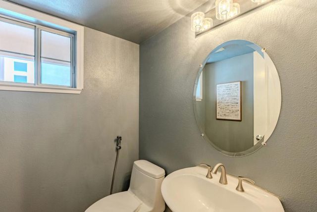 992 Alpine Terrace 5, Sunnyvale, CA 94086