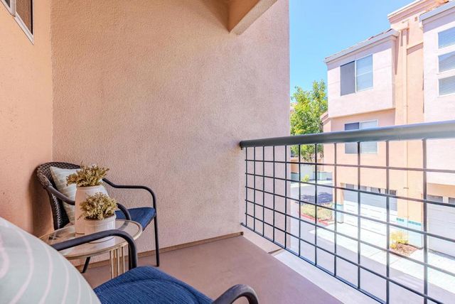 992 Alpine Terrace 5, Sunnyvale, CA 94086