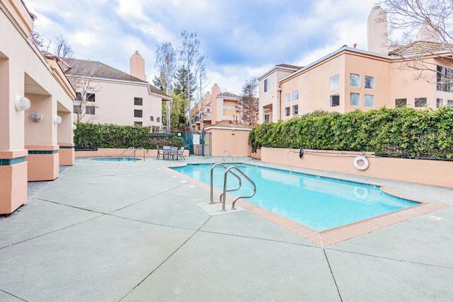 992 Alpine Terrace 5, Sunnyvale, CA 94086