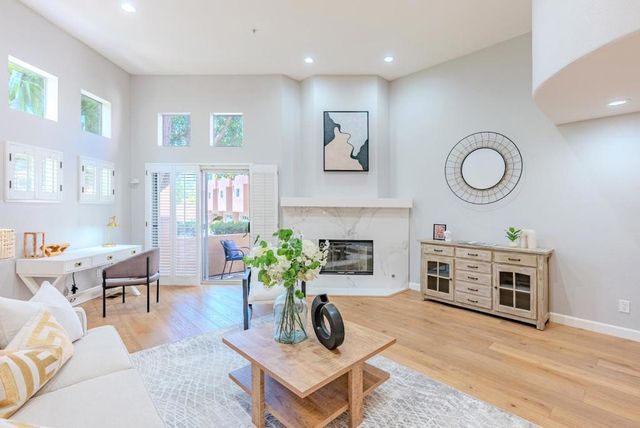 992 Alpine Terrace 5, Sunnyvale, CA 94086