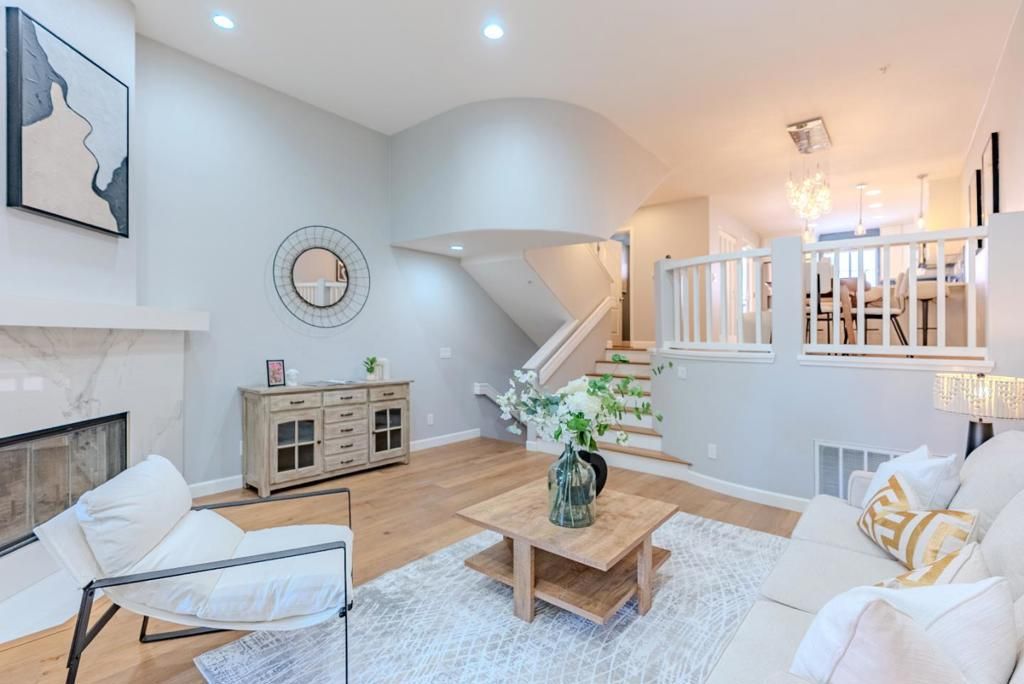 992 Alpine Terrace 5, Sunnyvale, CA 94086