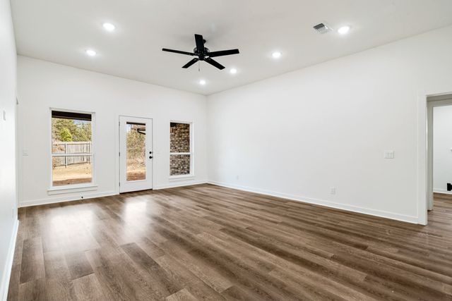 2725 Briarwood, Paris, TX 75460