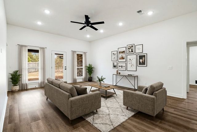 2725 Briarwood, Paris, TX 75460