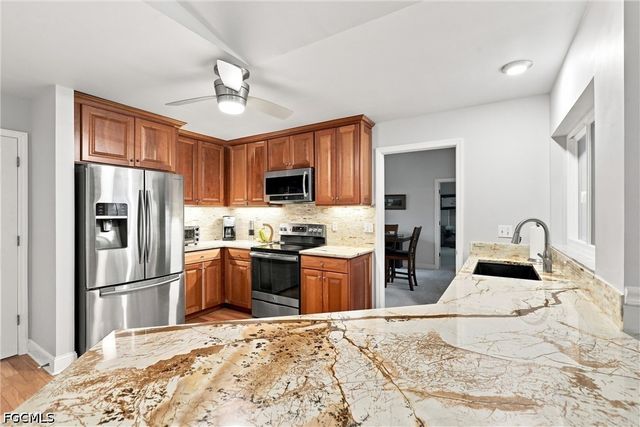 11891 Princess Grace CT, Cape Coral, FL 33991
