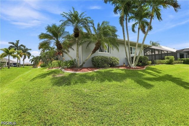 11891 Princess Grace CT, Cape Coral, FL 33991