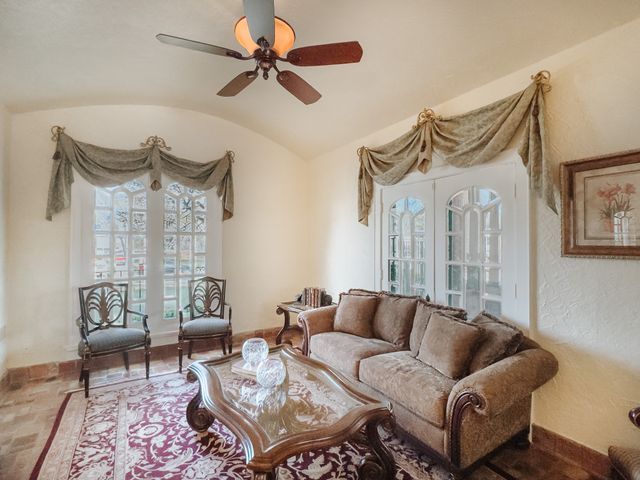 618 N 25th Street, Corsicana, TX 75110