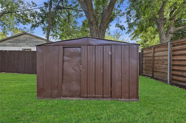 1118 Oxford Street, River Oaks, TX 76114