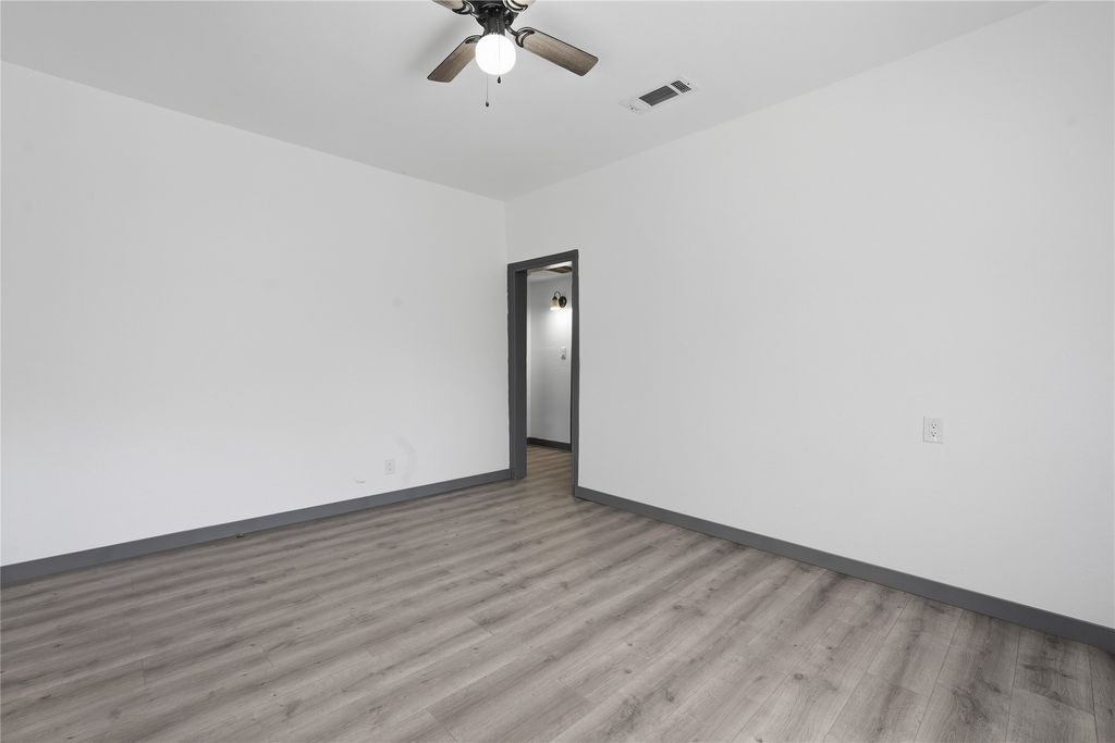 1118 Oxford Street, River Oaks, TX 76114 — photo 4