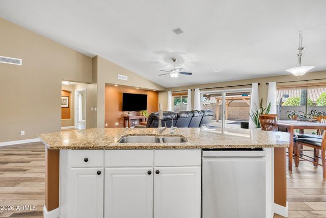 9555 E JUANITA Avenue, Mesa, AZ 85209