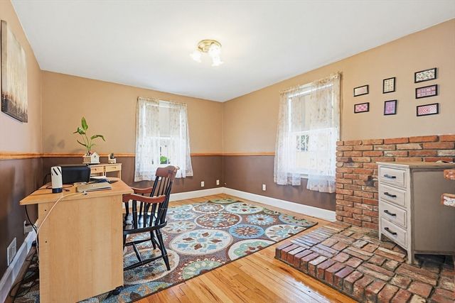 18 Circle Dr, Framingham, MA 01702